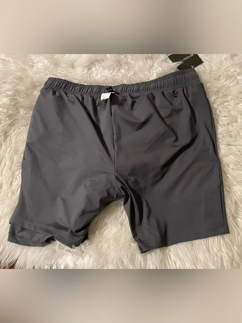 Beyond Yoga NWT Men’s Pivotal Performance Lined Shorts